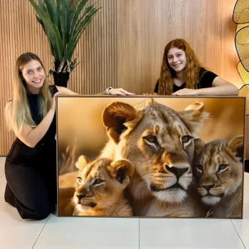 Quadro Decorativo Leoa Com Filhotes I